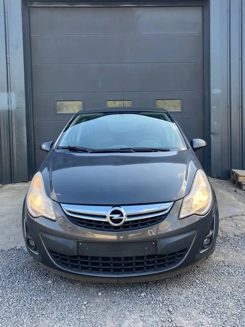 Opel Corsa 1.3 Gris - 1