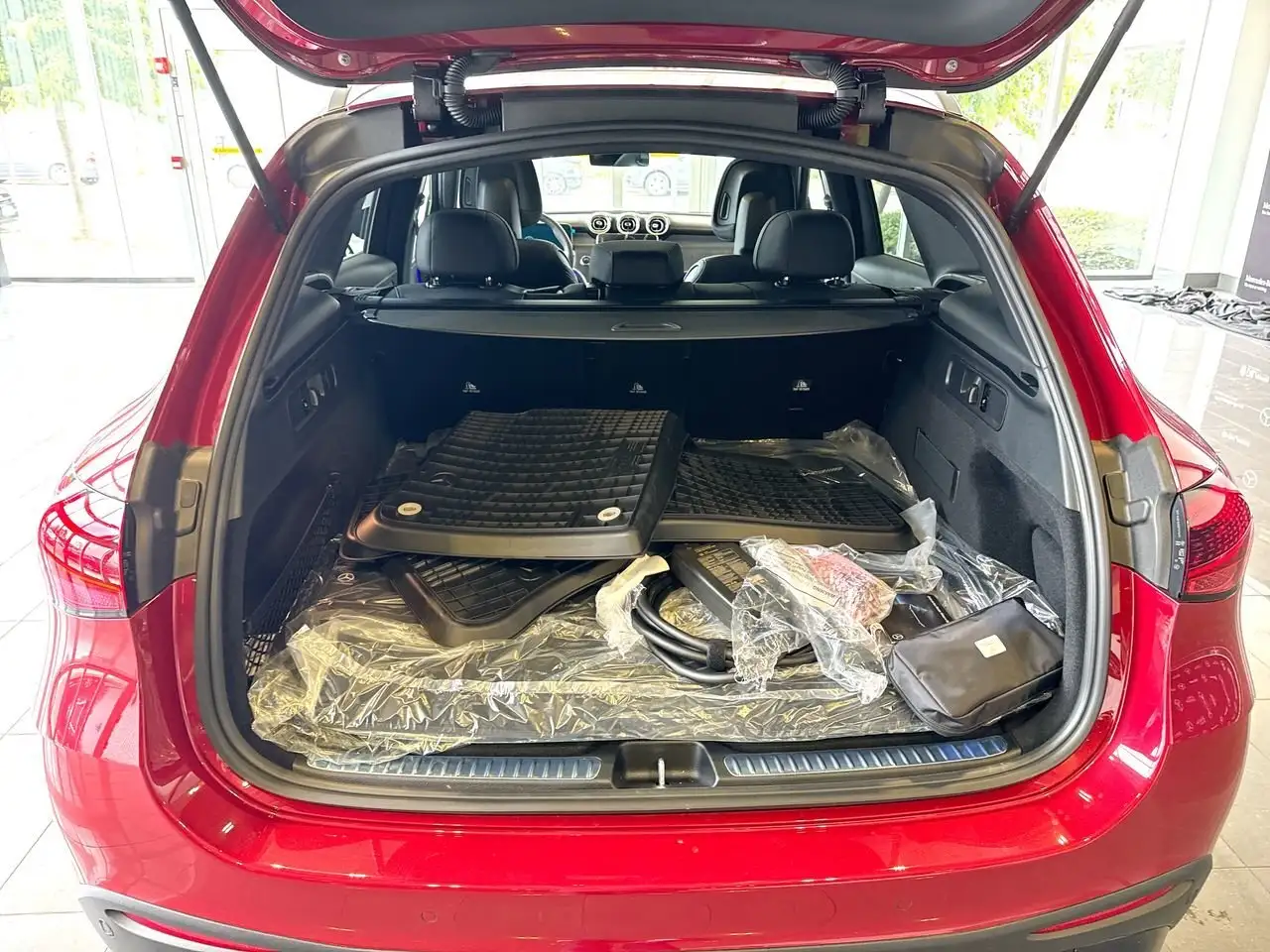 Mercedes-Benz GLC снимка Mercedes-Benz GLC