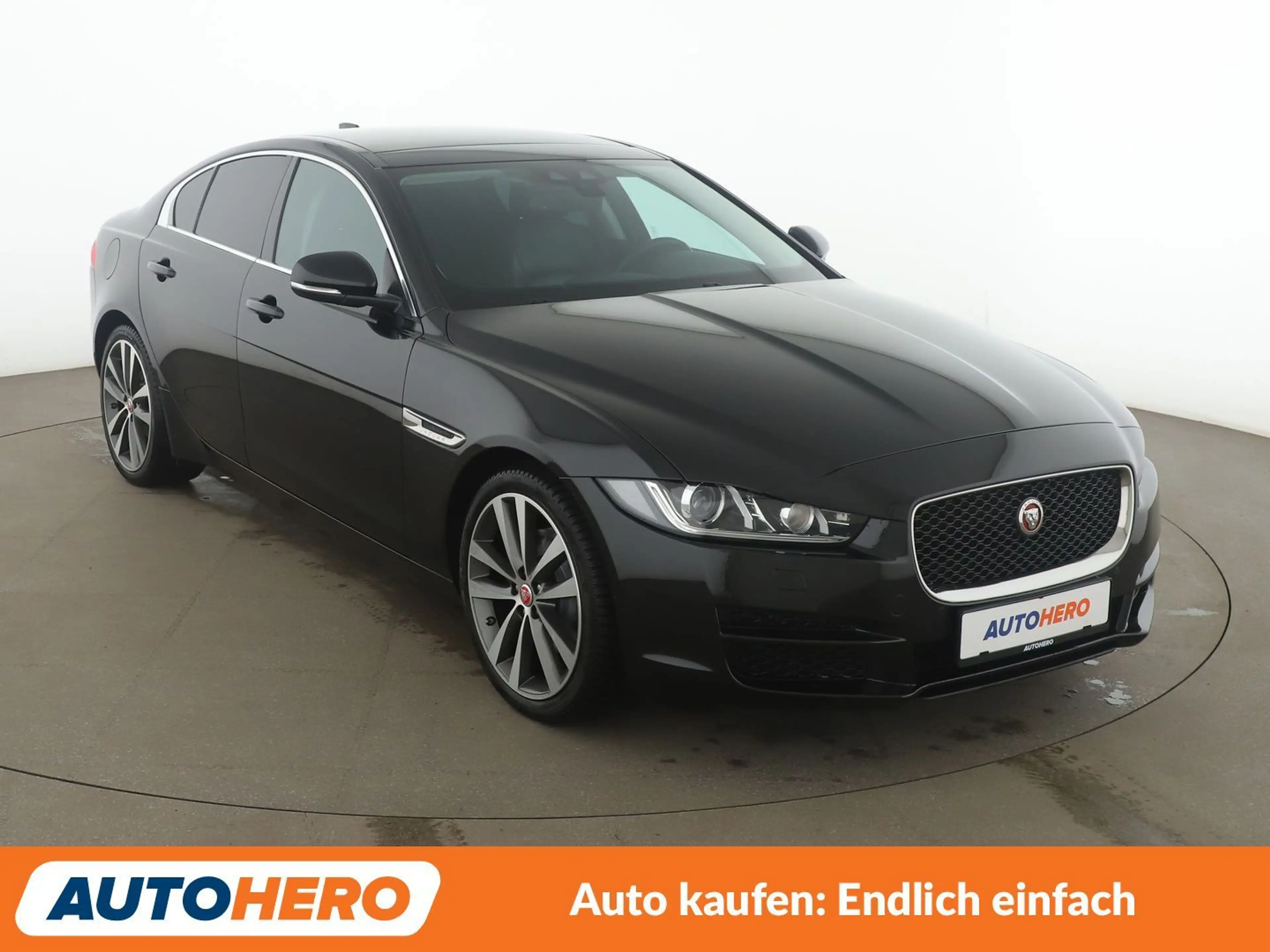 Jaguar XE 20d Prestige Aut*NAVI*XENON*TEMPO*CAM*PDC*SHZ* — photo 8