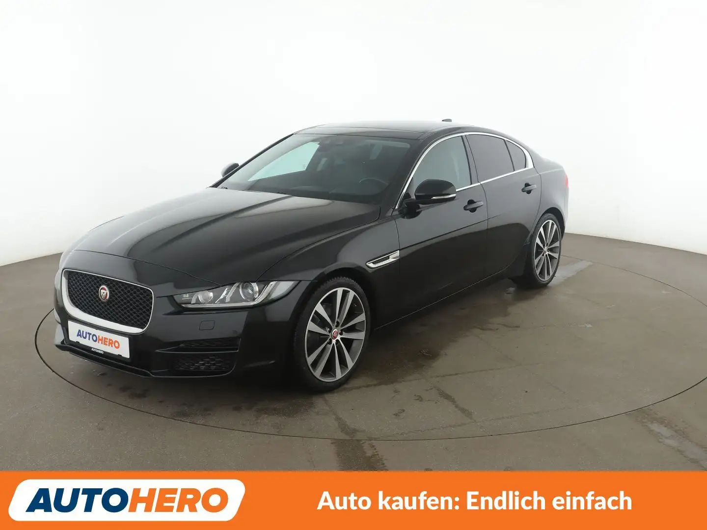 Jaguar XE 20d Prestige Aut*NAVI*XENON*TEMPO*CAM*PDC*SHZ* Noir - 1