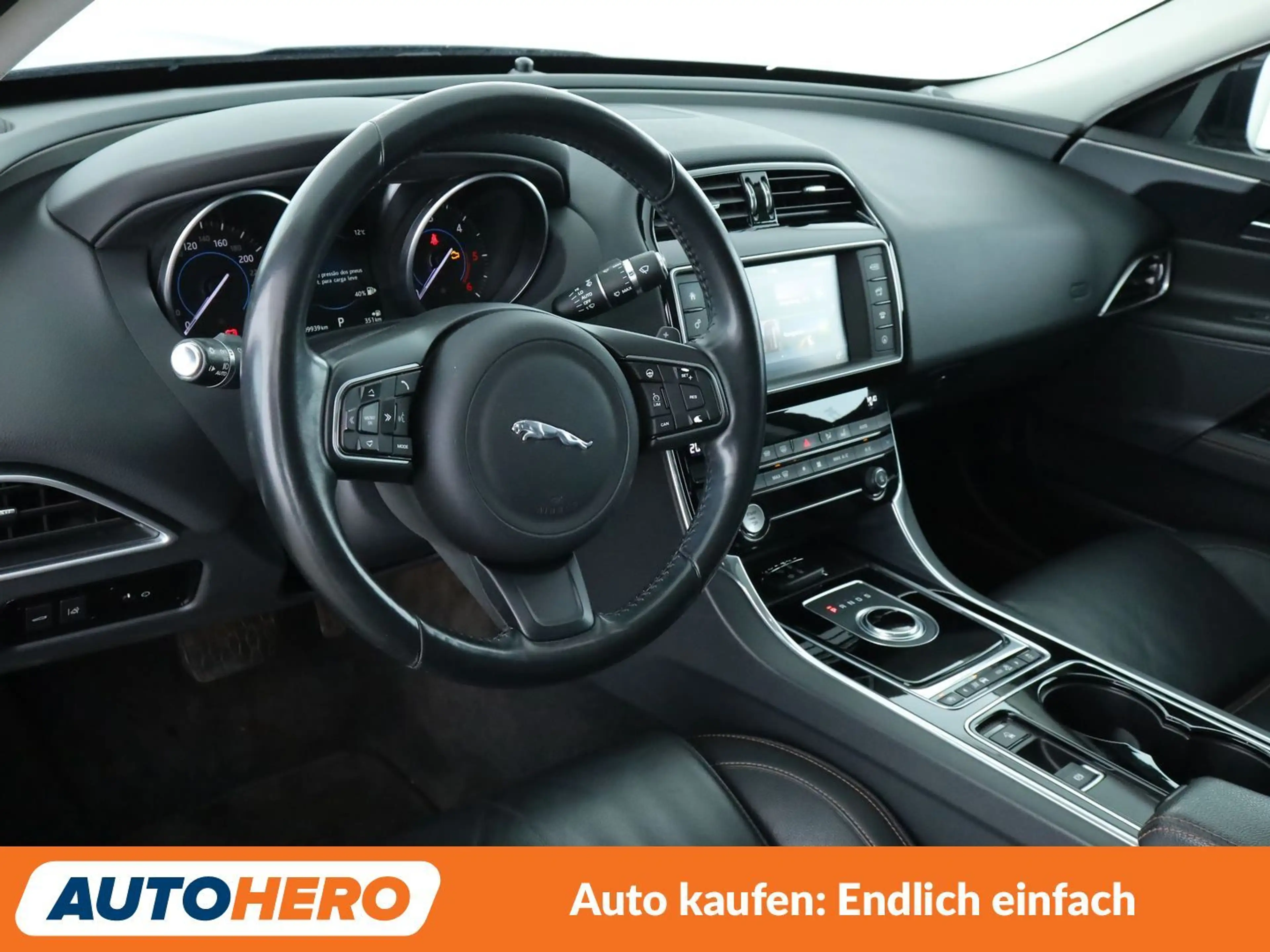 Jaguar XE 20d Prestige Aut*NAVI*XENON*TEMPO*CAM*PDC*SHZ* — photo 11