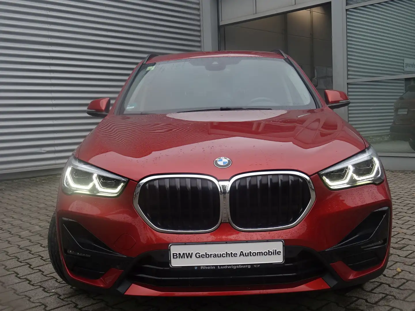 BMW X1 xDrive25d Sport Line Navi adLED AHK Kamera SH Orange - 2