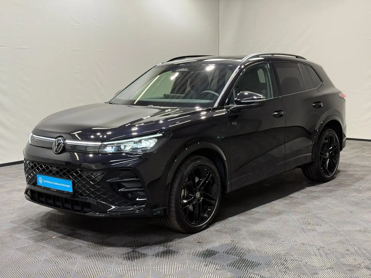Volkswagen Tiguan R-Line 2.0 TSI DSG 4M | MATRIX NAVI PANO Nero - 2