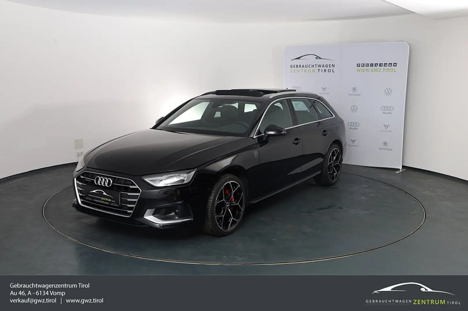 Audi A4 Avant 40 TDI quattro S-tronic PANO VIRTUAL TOUR Černá - 1