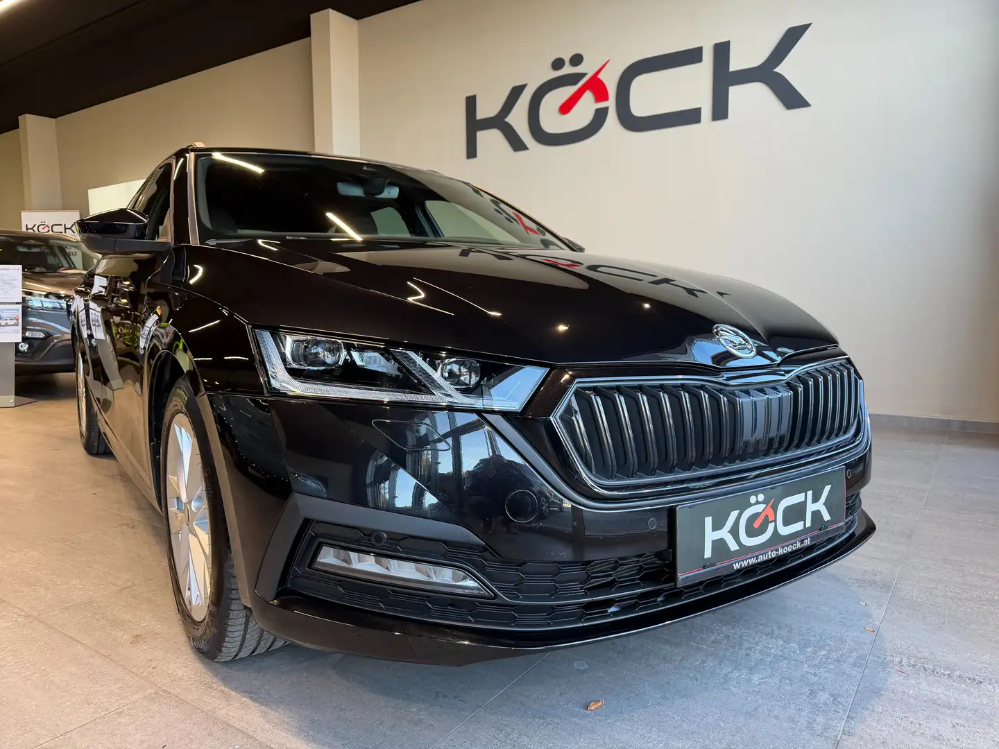 Skoda Octavia Style 4x4 Zwart - 2