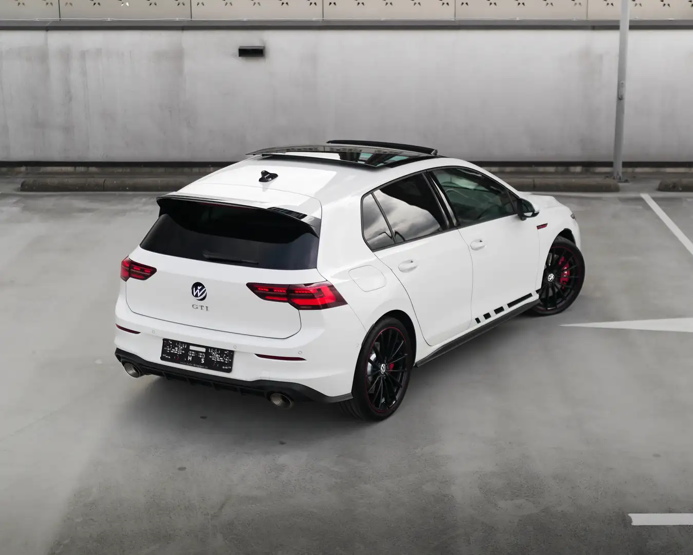 Volkswagen Golf GTI GTI Clubsport 45 | AKRA | PANO | Fabrieksgarantie Wit - 2