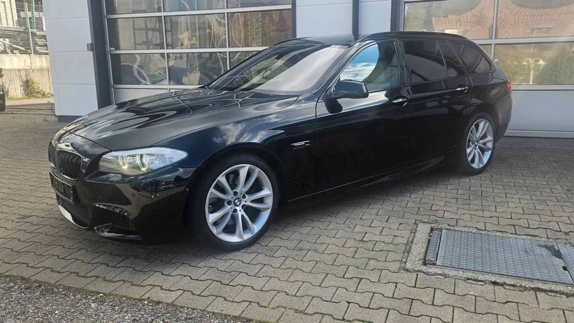 BMW 525 d Touring M Sport *HUD*Pano*360°*NaviProf* Noir - 2