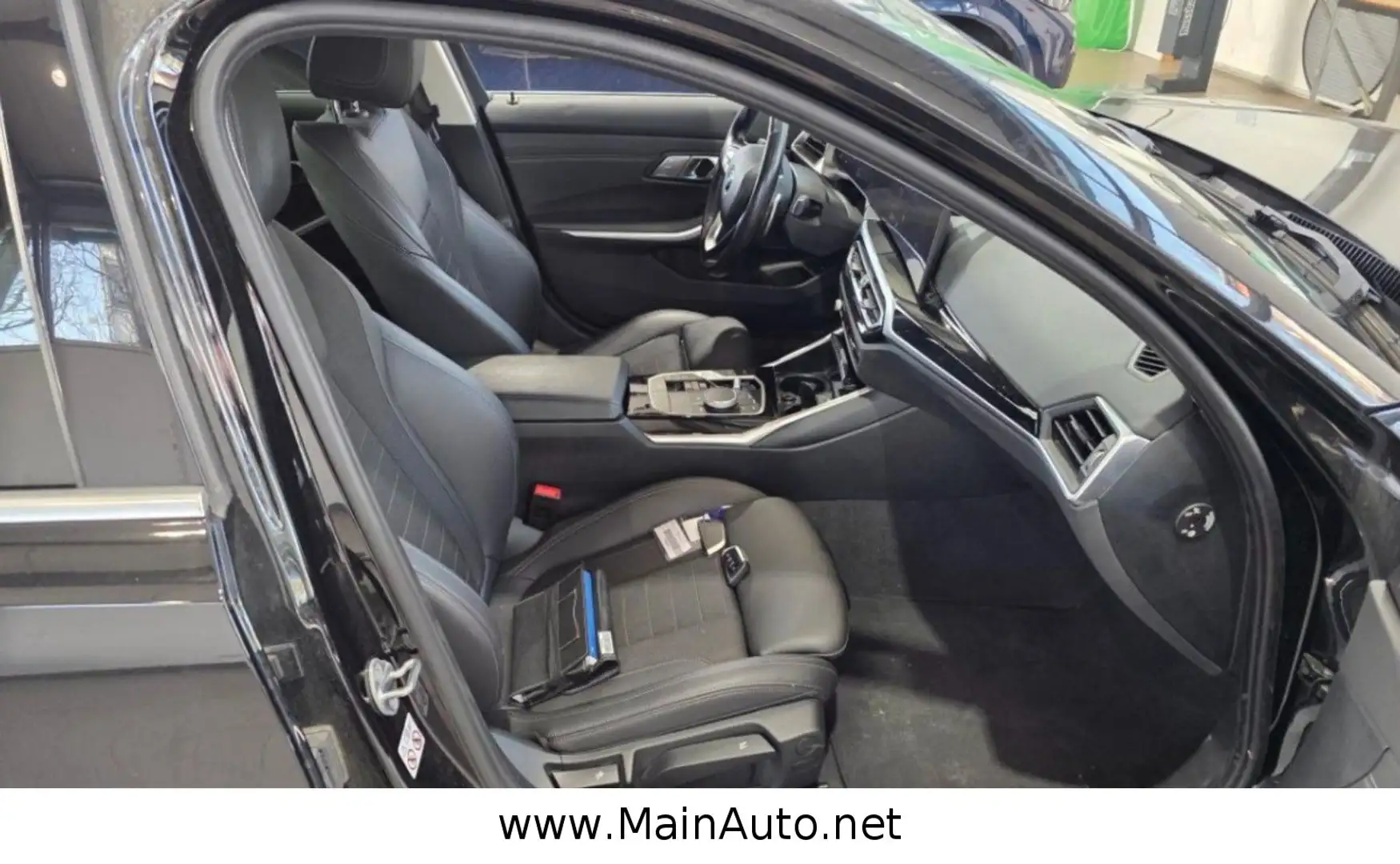 BMW 318 d FACELIFT/WIDESCREEN/Aut/SportSitze/ACC/HiFi Schwarz - 2