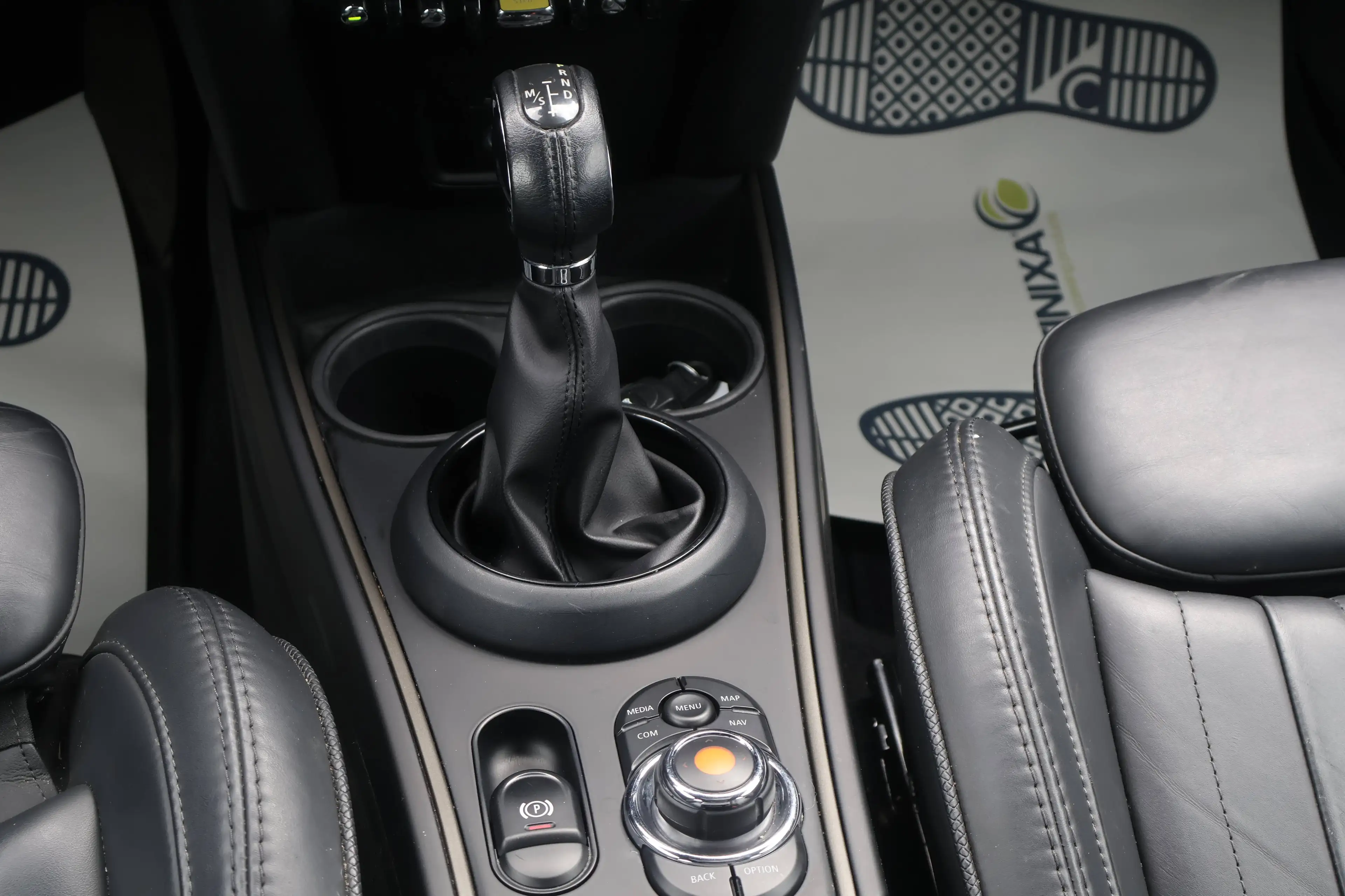 MINI Cooper SE Countryman 1.5A PHEV Cooper SE ALL4 Pano Leder Head-Up Garantie* — photo 13