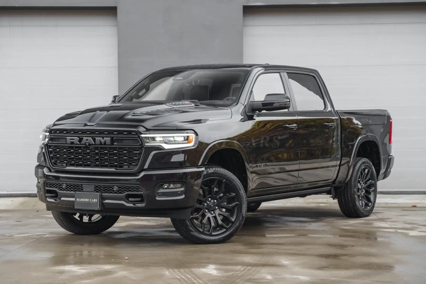 Dodge RAM 2025 LIMITED NIGHT 540 PK € 74500 -IN STOCK- Zwart - 2