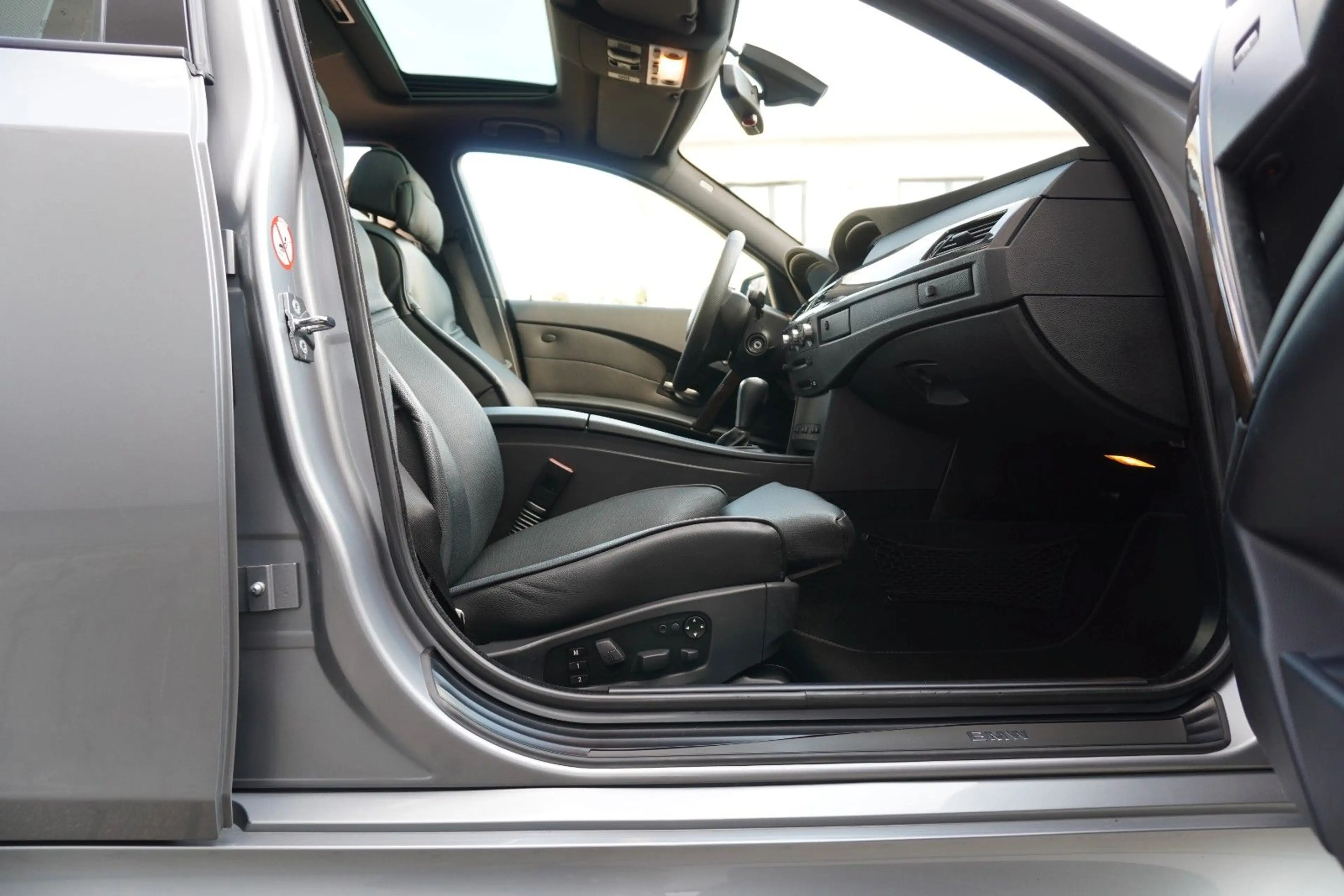 BMW 545 i E60 M-PAKET*19ZOLL*VOLL*Belüft.Einzelstück* — photo 13