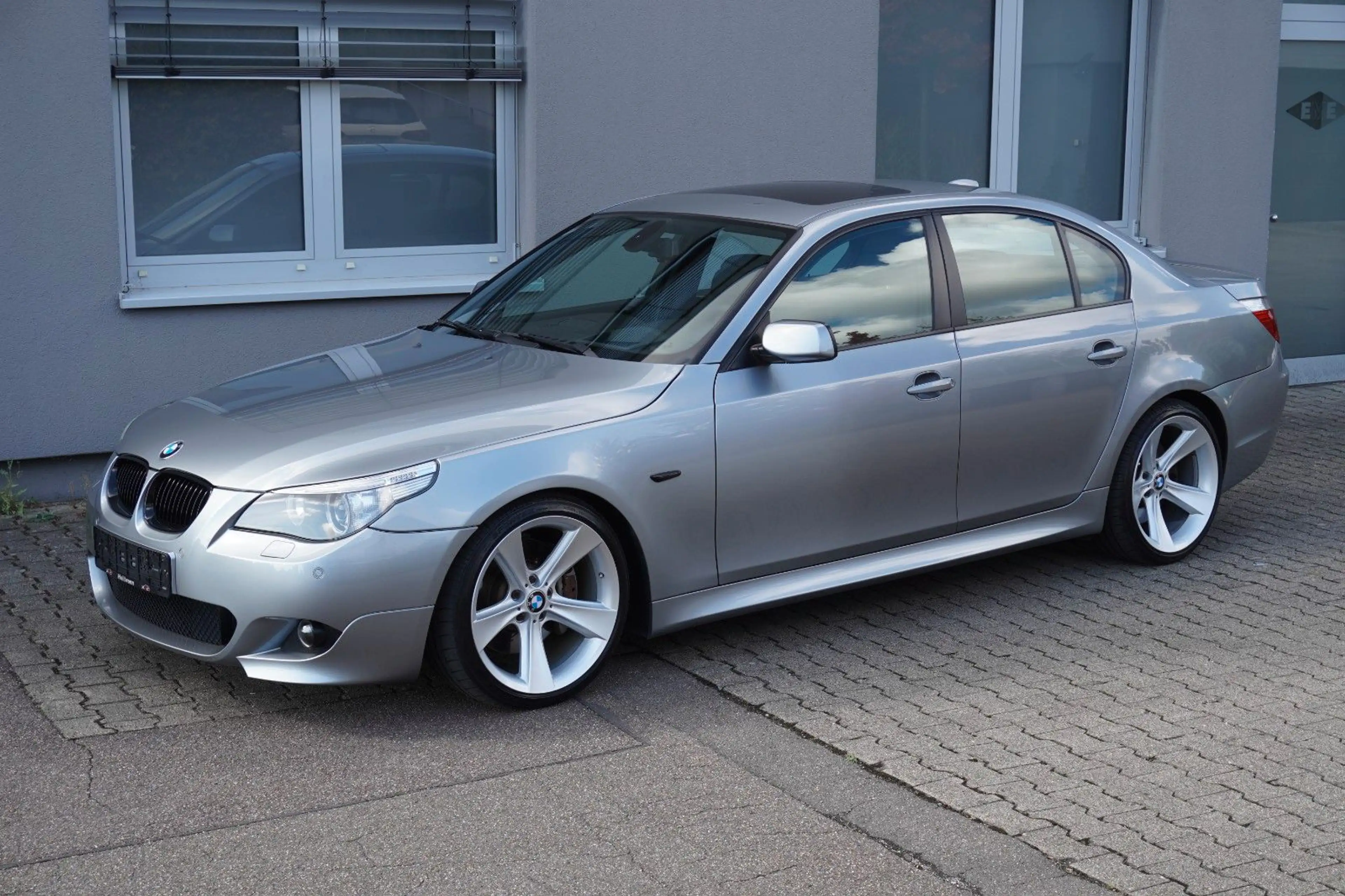 BMW 545 i E60 M-PAKET*19ZOLL*VOLL*Belüft.Einzelstück* — photo 3