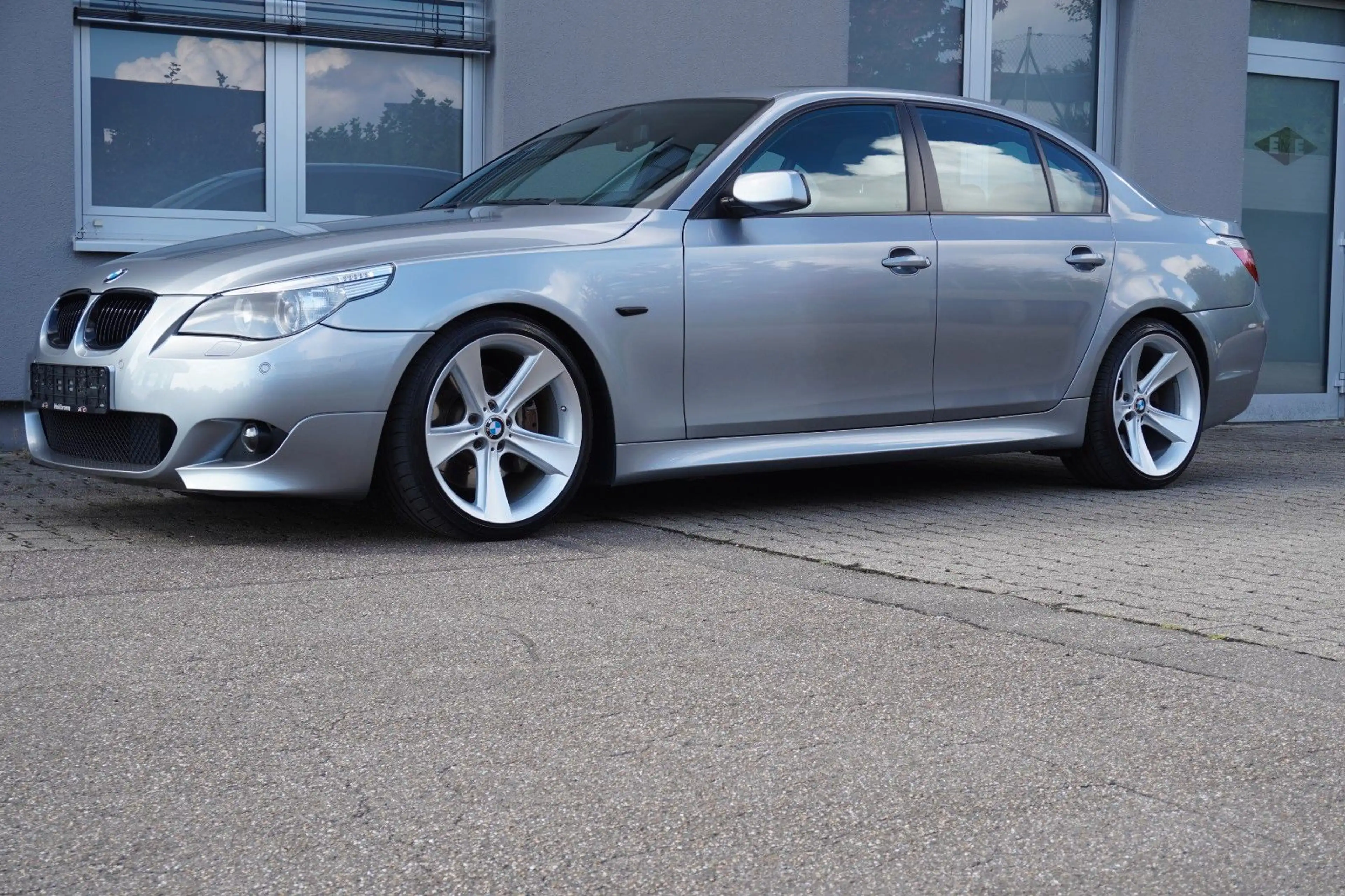 BMW 545 i E60 M-PAKET*19ZOLL*VOLL*Belüft.Einzelstück* — photo 2
