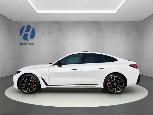 BMW i4 view 6