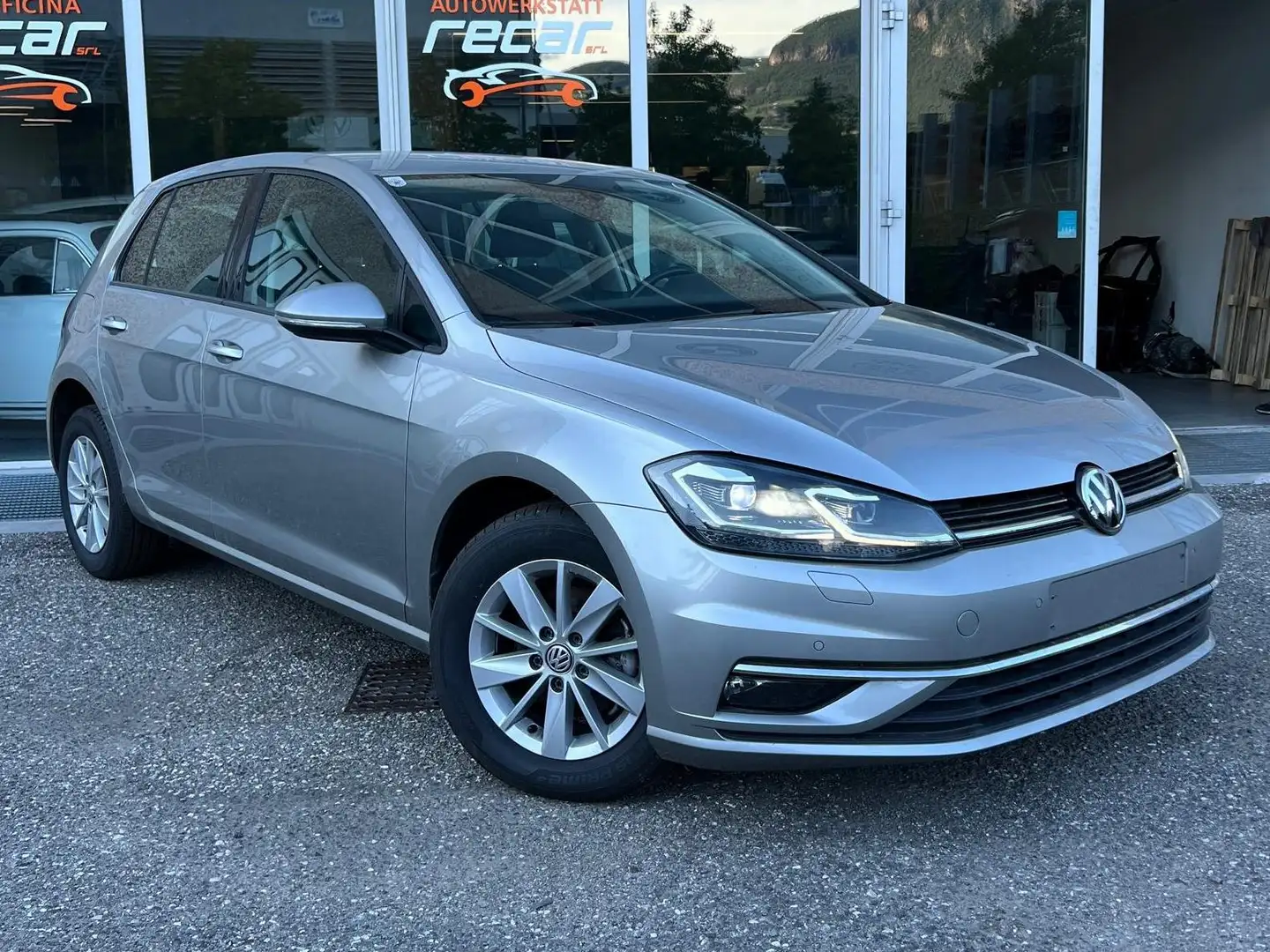 Volkswagen Golf 5p 1.0 tsi Trendline 85cv Grigio - 2