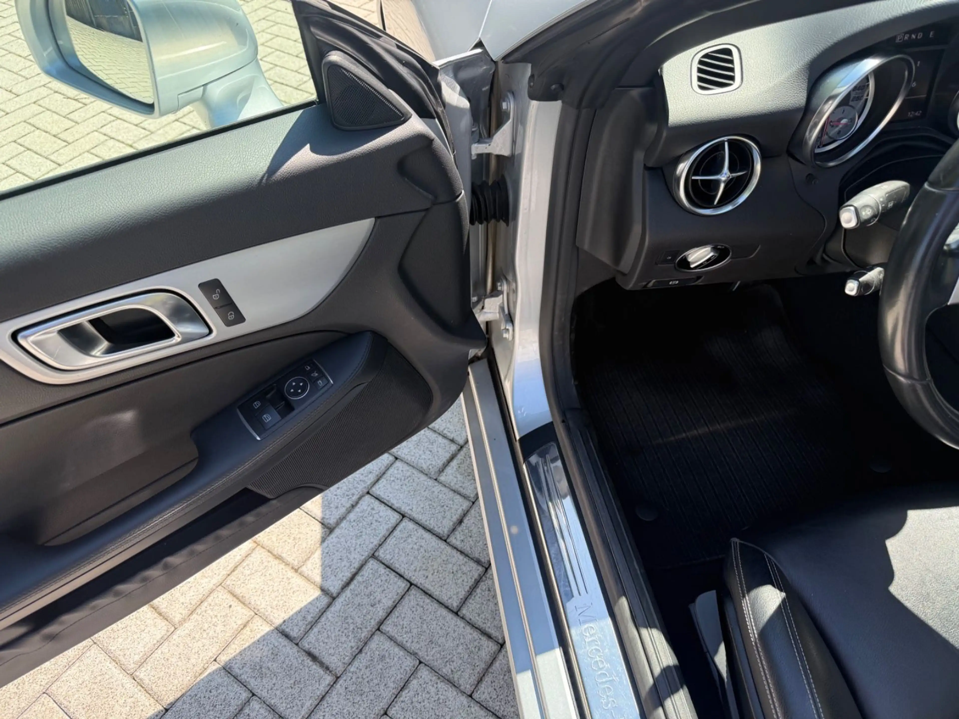 Mercedes-Benz SLK 200 Roadster BlueEfficiency Xenon-Pano — photo 13