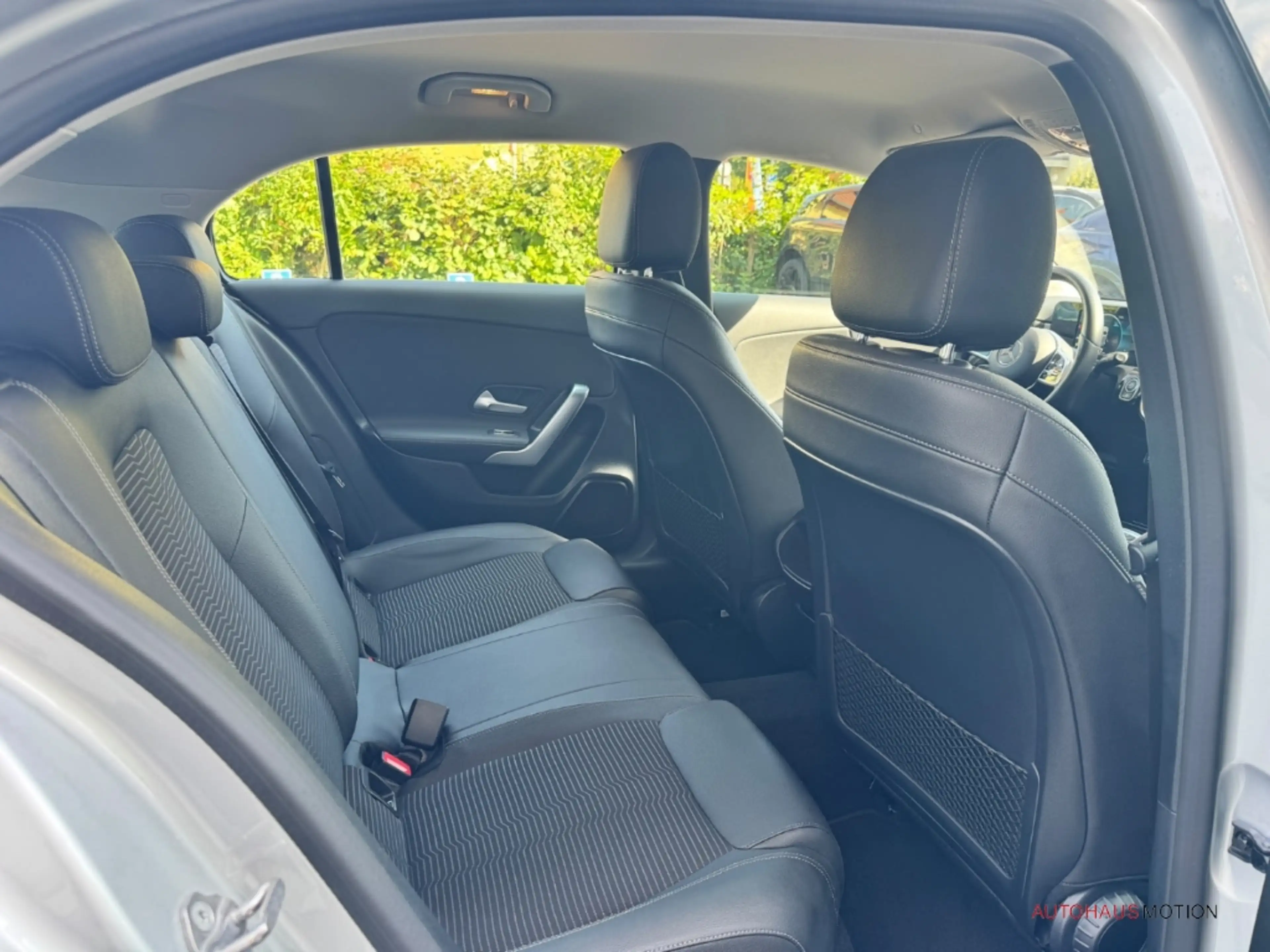 Mercedes-Benz A 200 Progressive Navi LED Kamera Totwinkelassistent — photo 13