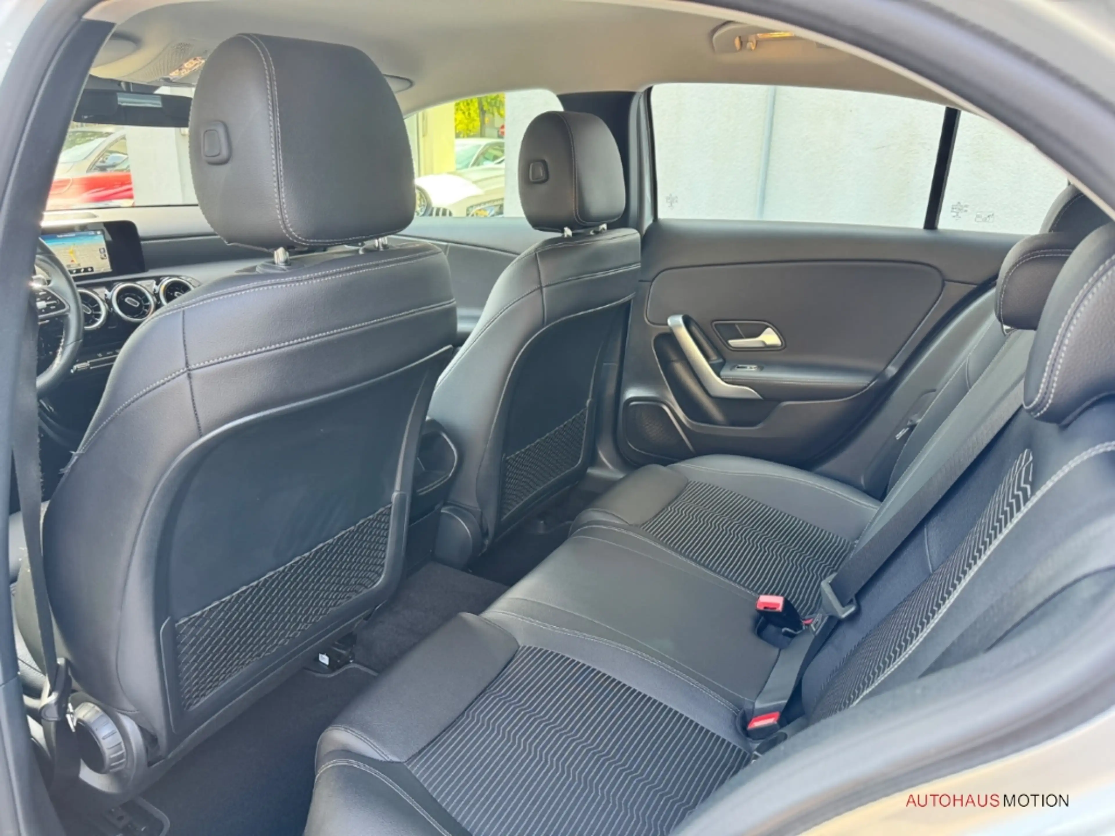 Mercedes-Benz A 200 Progressive Navi LED Kamera Totwinkelassistent — photo 11