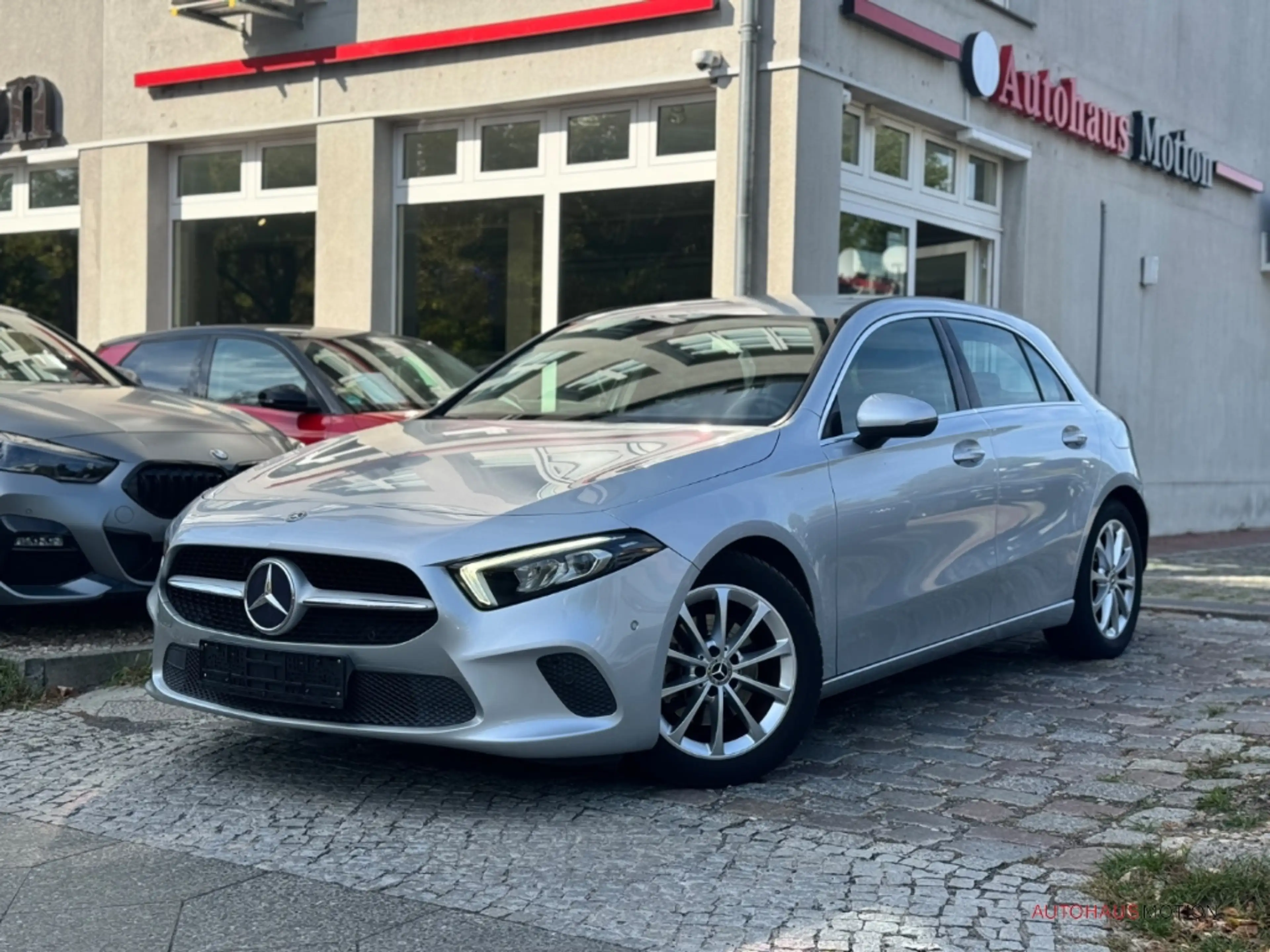 Mercedes-Benz A 200 Progressive Navi LED Kamera Totwinkelassistent — photo 2