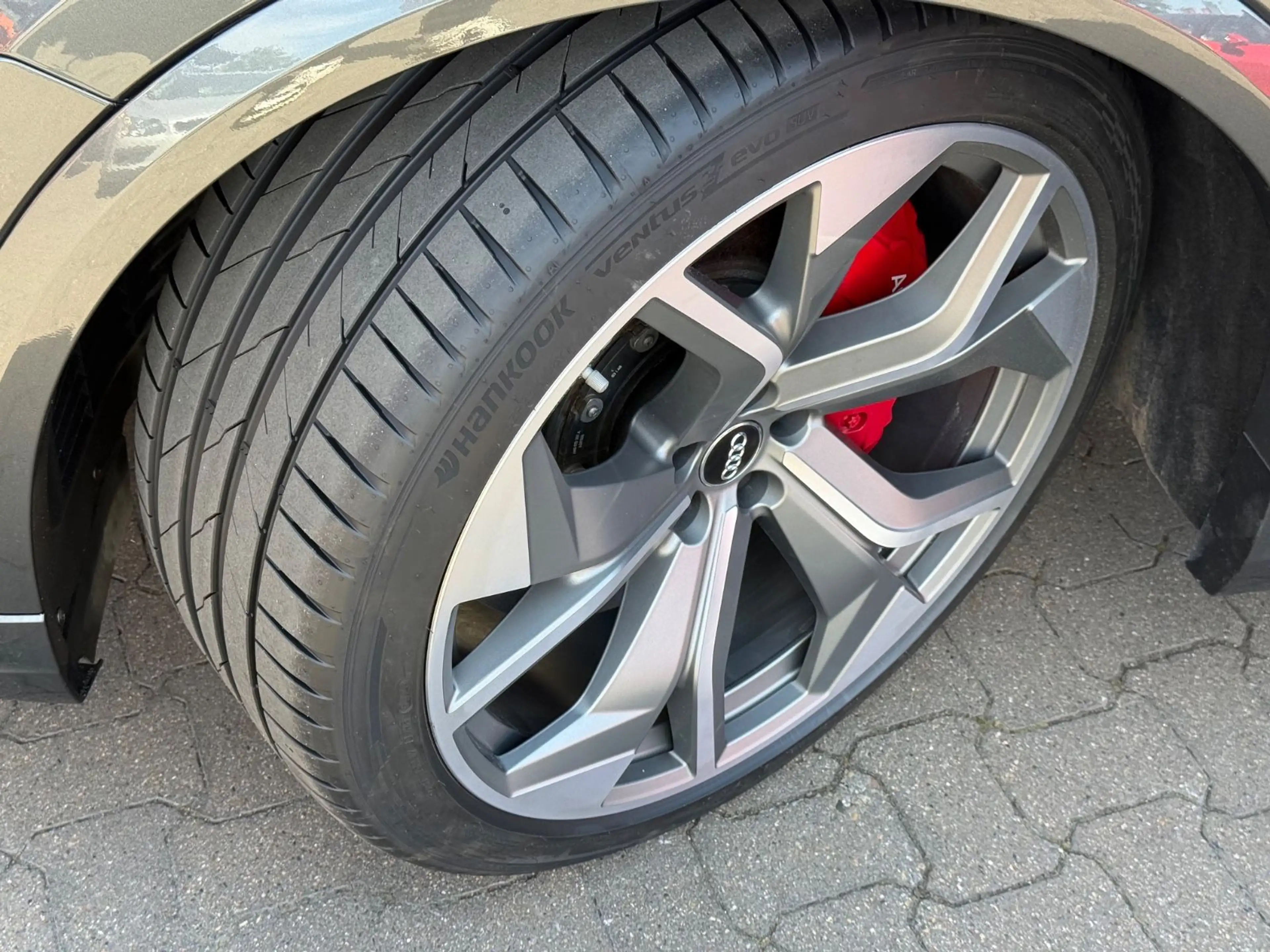 Audi RS Q8 4.0 TFSI QUATTRO, FULL CARBON, B&O, 23" — photo 13