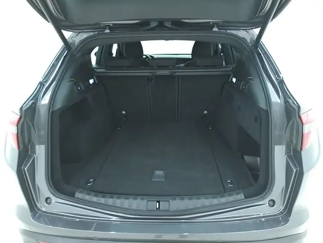 Alfa Romeo Stelvio view 14