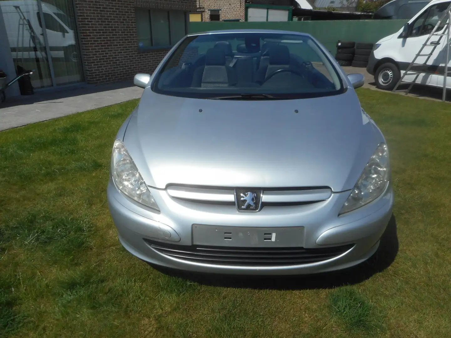 Peugeot 307 CC 2.0i 16v Dynamique Grijs - 2