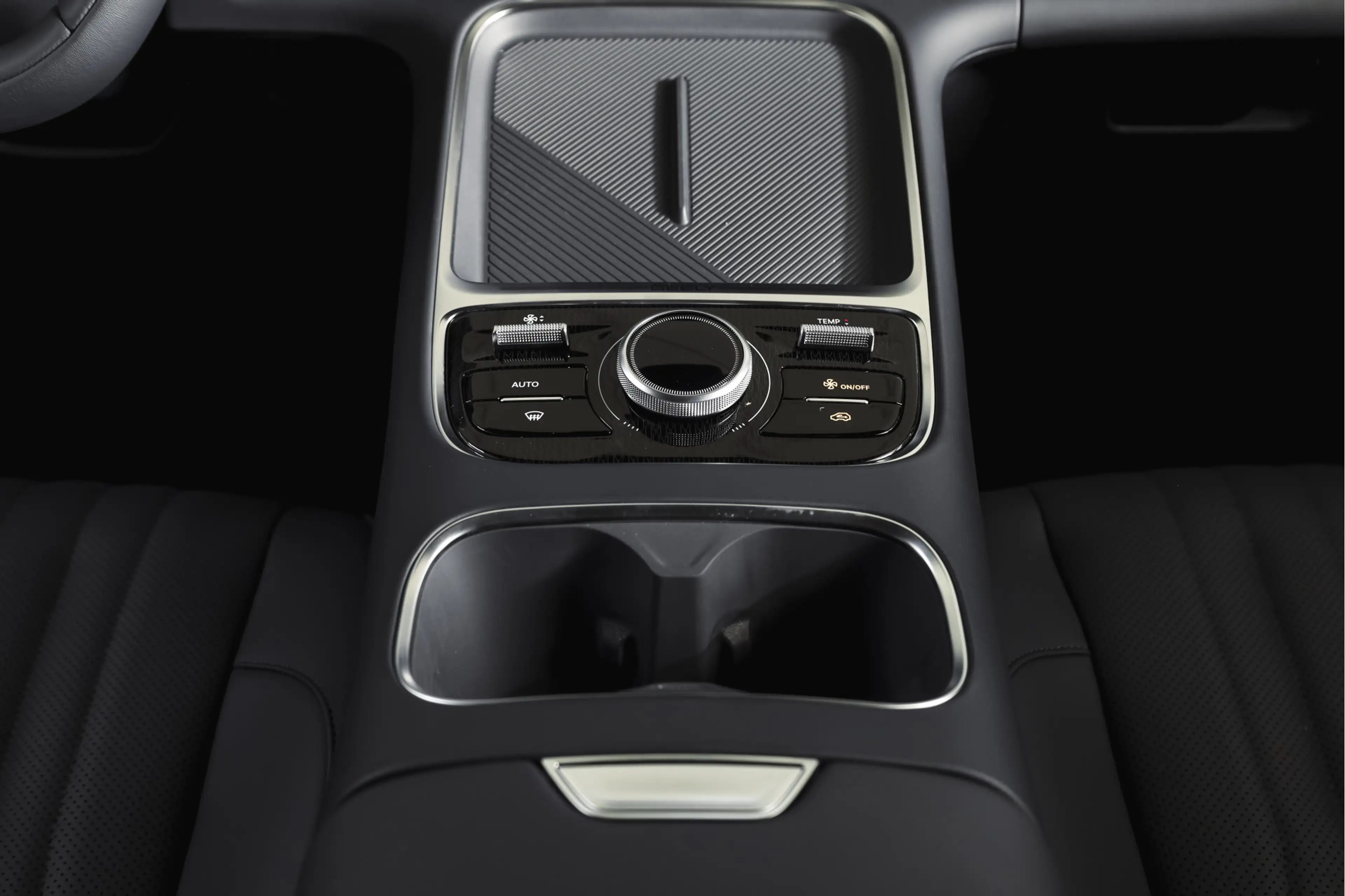 Geely Starray EM-i 1.5 Pro PHEV | 83km Elektrisch | 360° Camera | Sto — photo 36