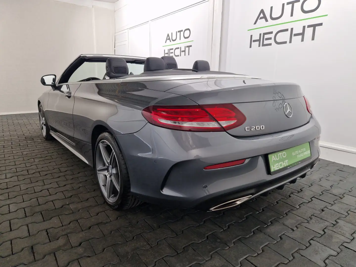 Mercedes-Benz C 200 Cabrio 9G AMG Line Airscarf, LED, Navi Šedá - 2