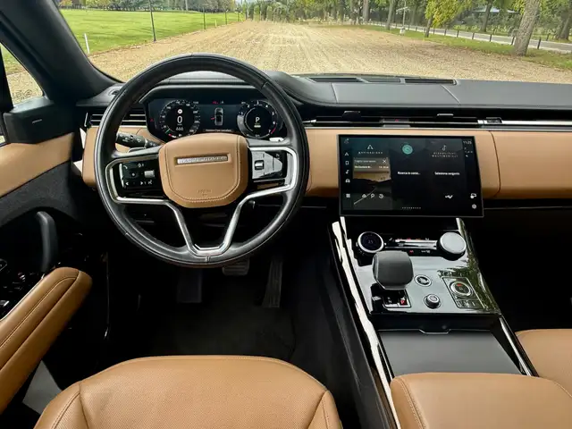 Land Rover Range Rover Sport view 10