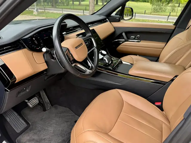 Land Rover Range Rover Sport view 9