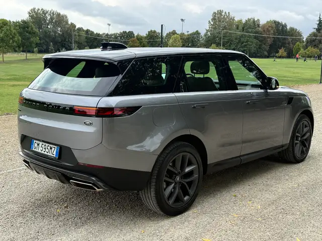 Land Rover Range Rover Sport view 6