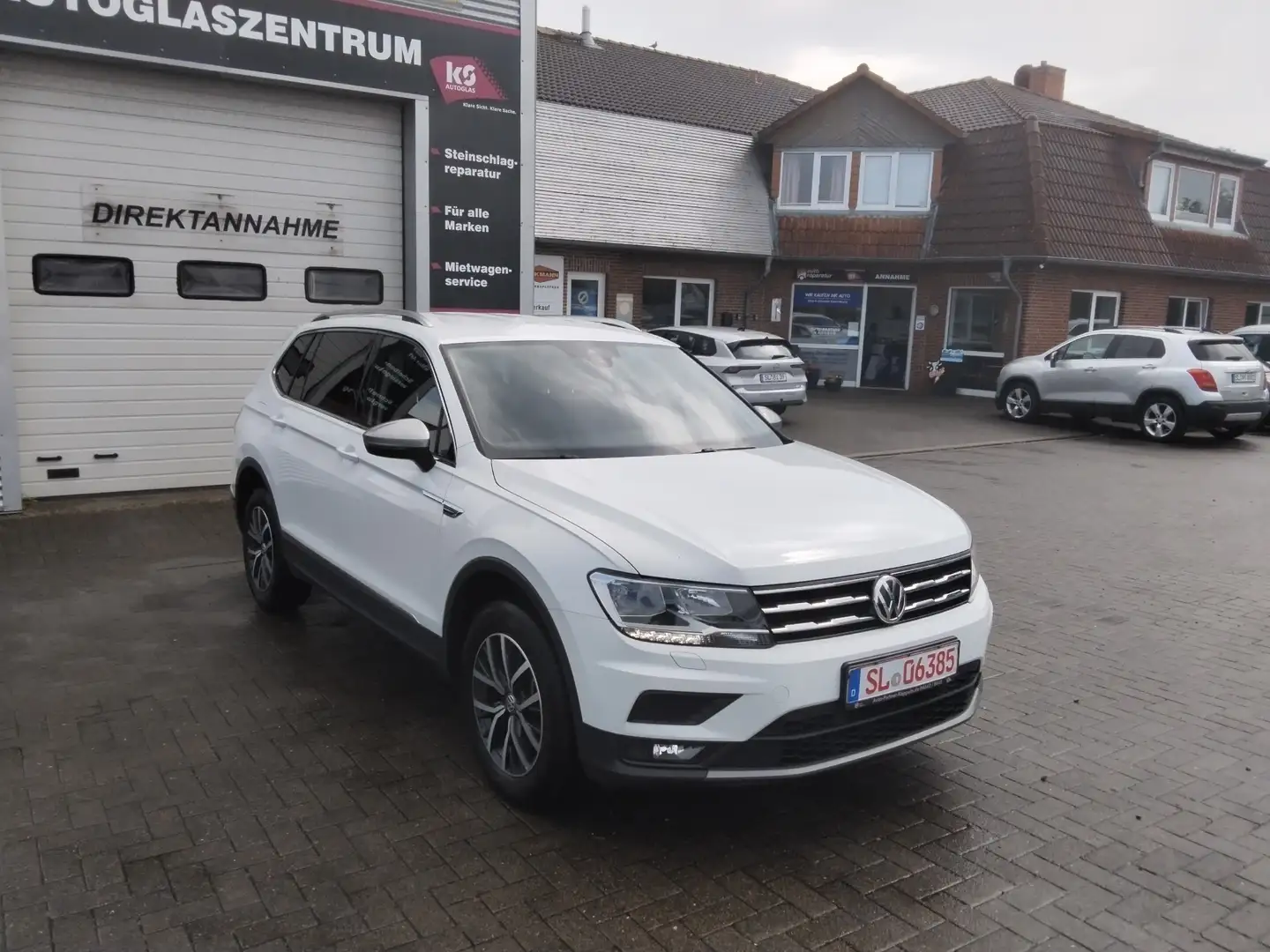 Volkswagen Tiguan Allspace 1.5TSI ACT Comf/7-Sitzer/AHK/SHZ/Stanort Handewitt Weiß - 1
