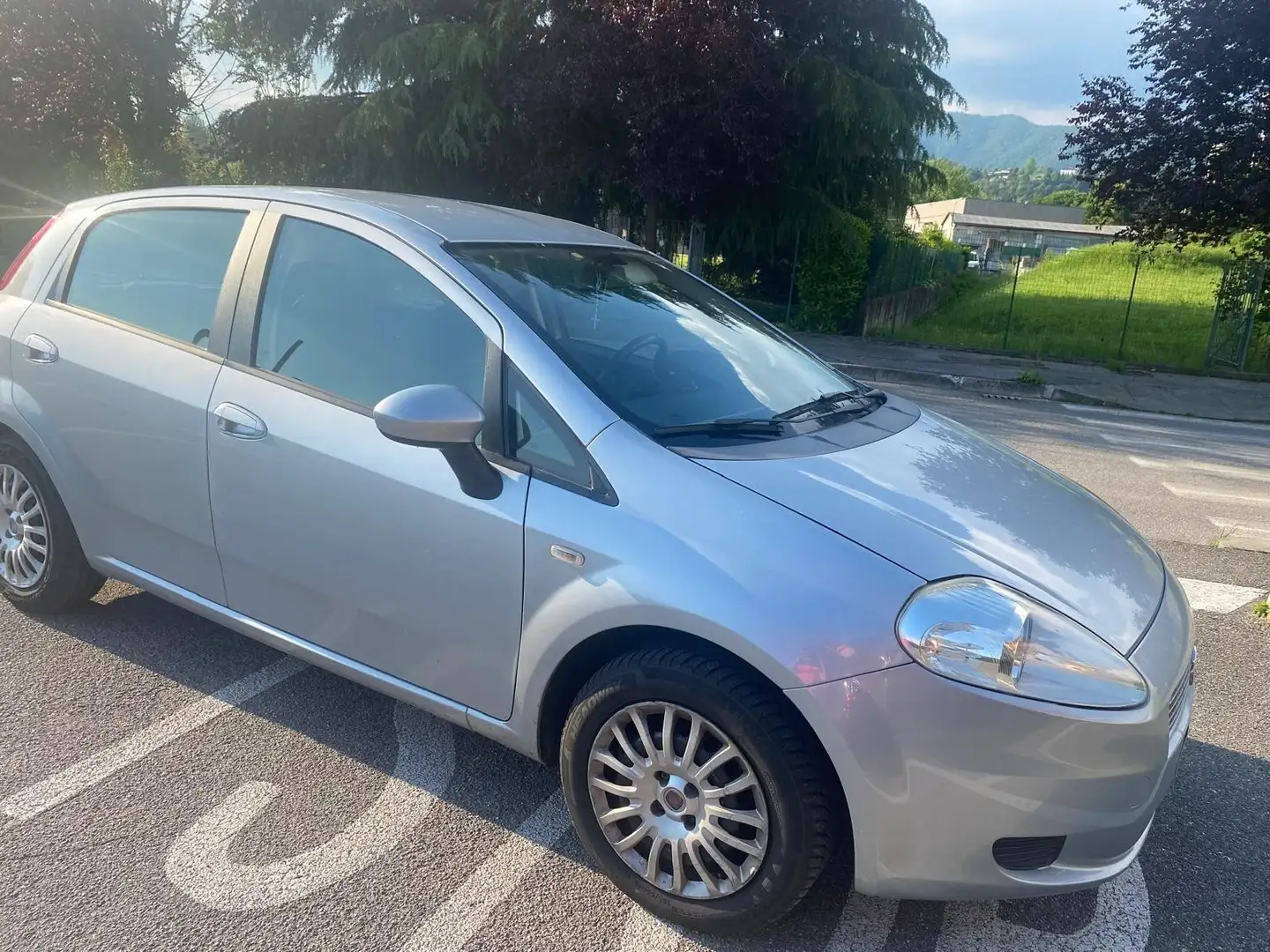 Fiat Grande Punto 5p 1.2 Dynamic neopatentati 48kw Argento - 1
