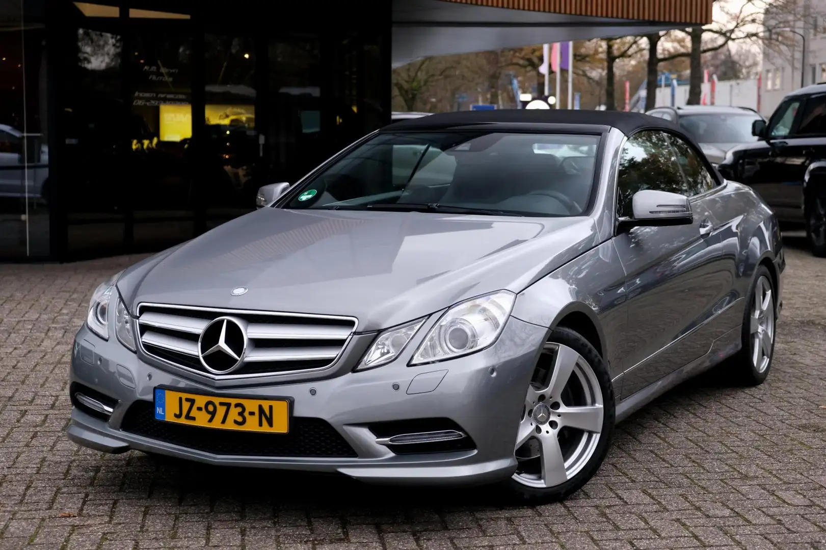 Mercedes-Benz E 200 Cabrio CGI Elegance/Trekhaak/Stoelverwarming/Xenon Grijs - 1