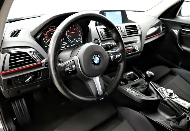 BMW 1 Series view 9