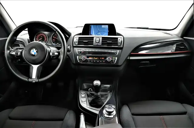 BMW 1 Series view 11