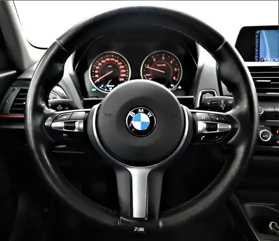 BMW 1 Series view 12