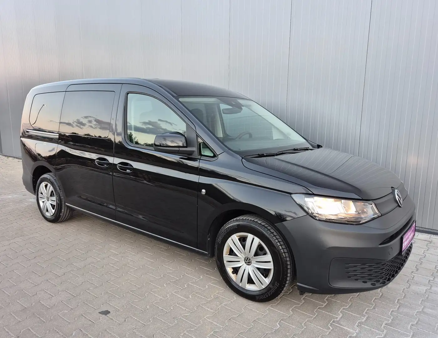 Volkswagen Caddy 1,5 TSI MAXI Schwarz - 2