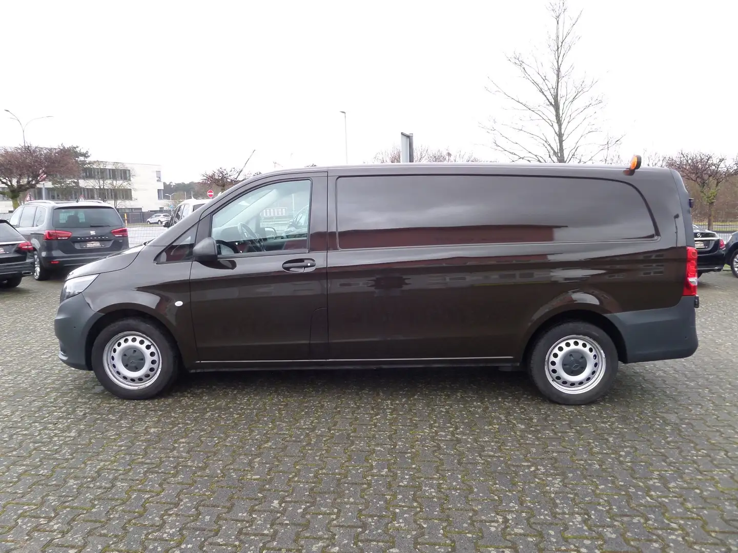 Mercedes-Benz Vito 116 cdi EXTRALANG+Sortimo+Standhzg+Klima+Cam+Navi Marrón - 1