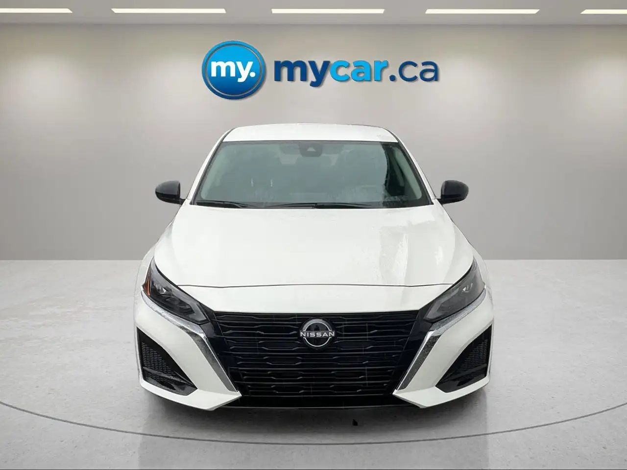 Nissan Altima снимка Nissan Altima