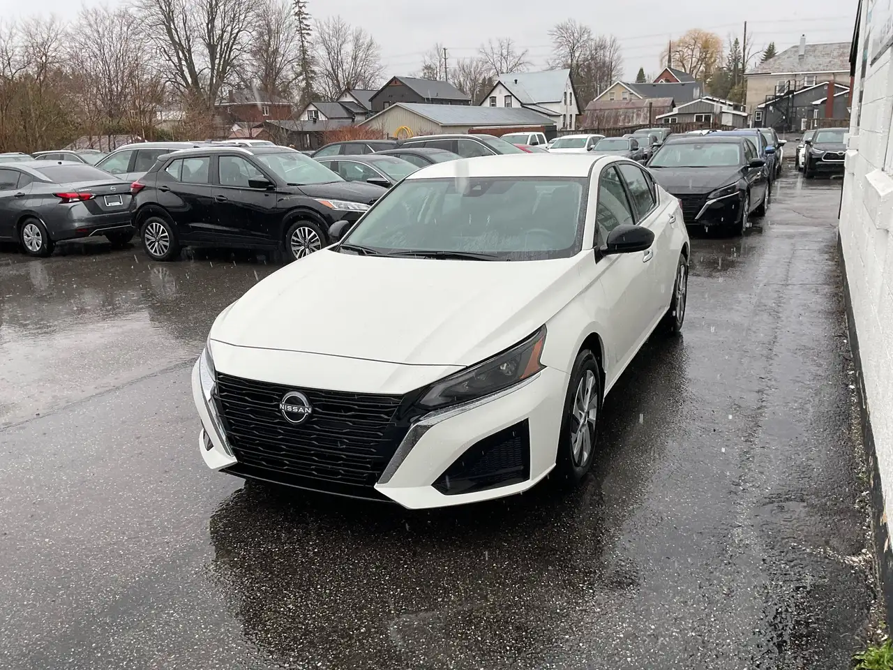 Nissan Altima снимка Nissan Altima