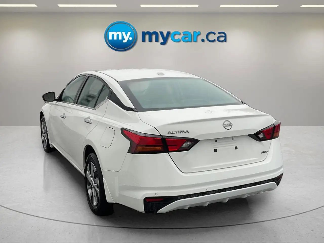 Nissan Altima снимка Nissan Altima