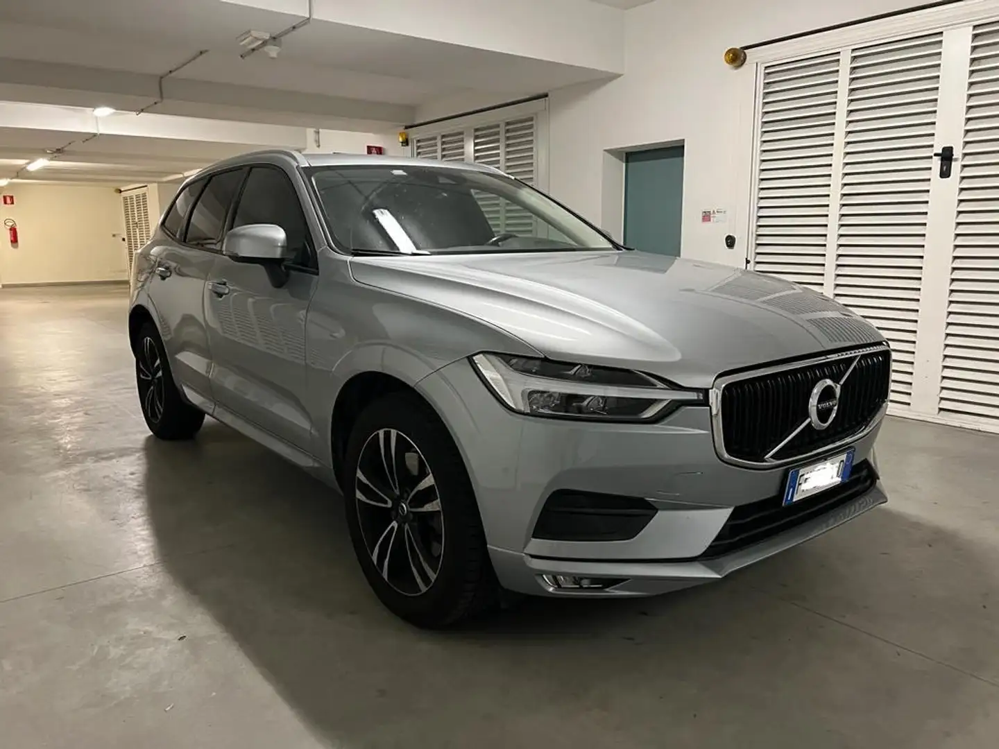 Volvo XC60 XC60 II 2018 2.0 d5 Business awd geartronic Grigio - 1