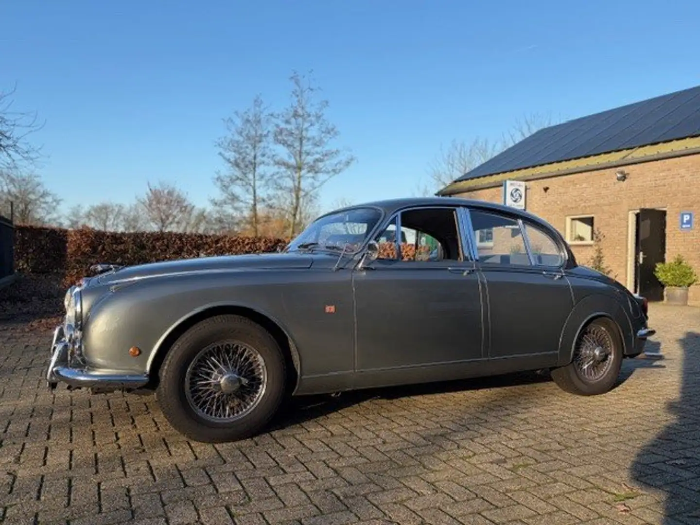 Jaguar MK II 3.4, (340) Overdrive Grau - 2