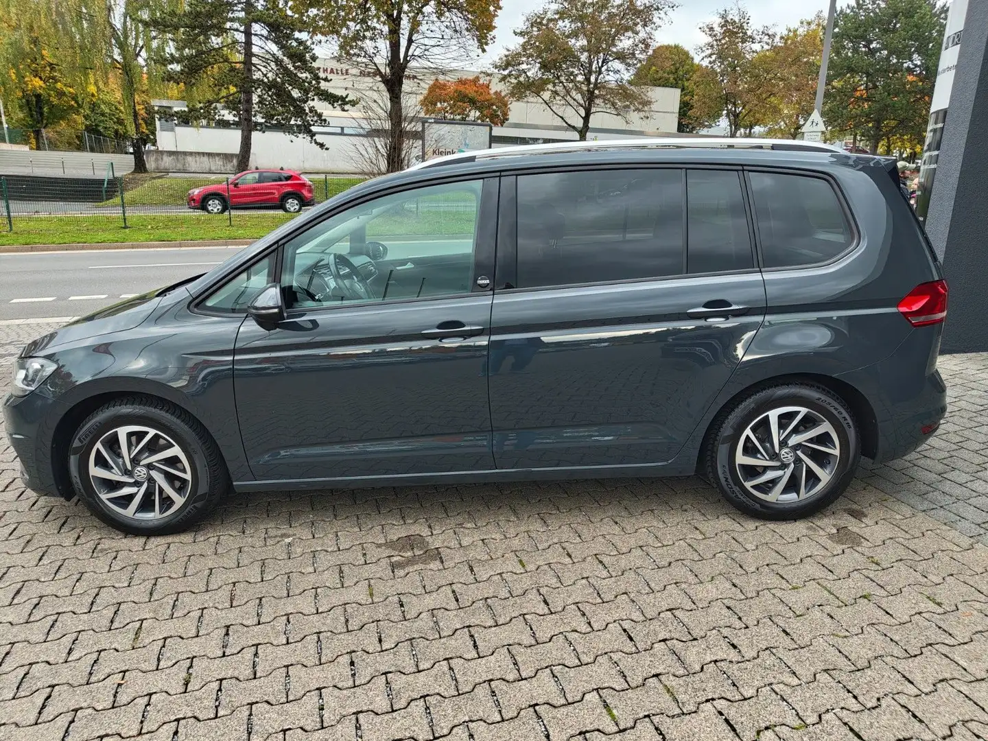 Volkswagen Touran Sound SHZ ACC NAVI AHK PDC ALU 2-HAND Grau - 2