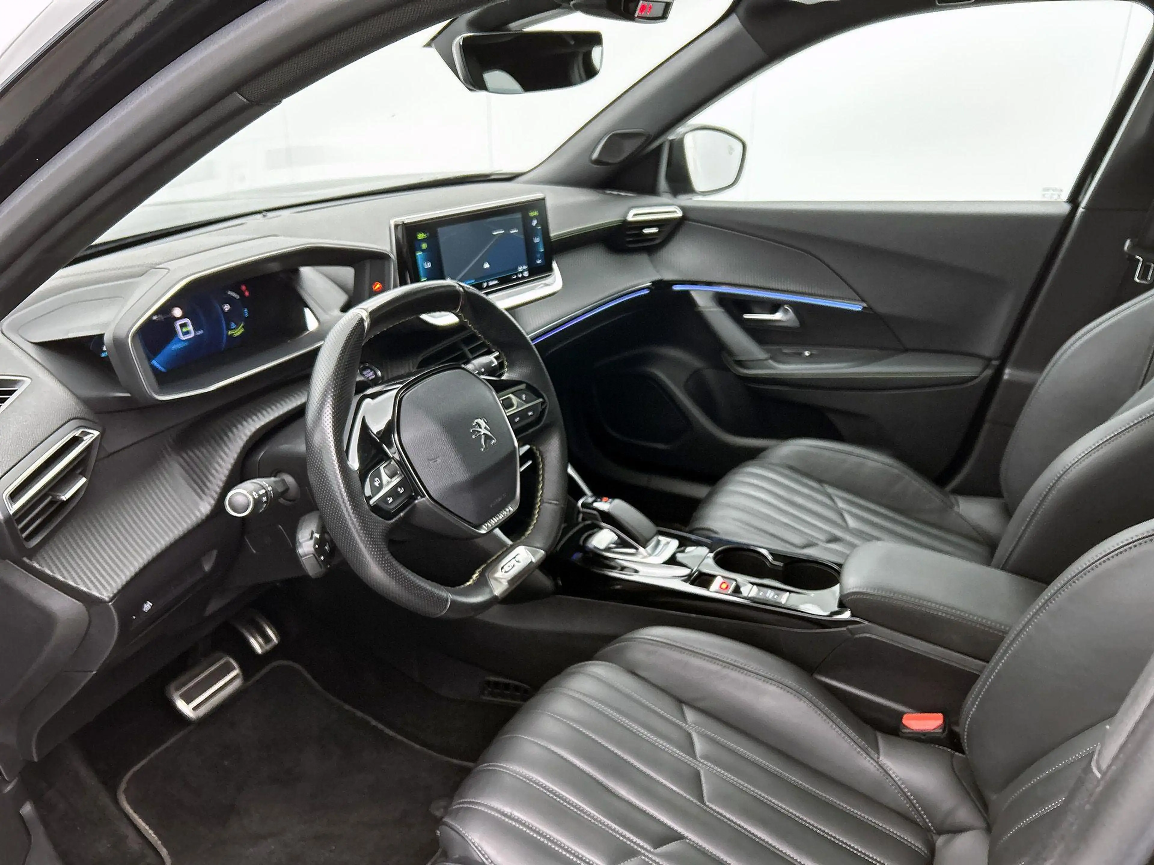 Peugeot e-2008 SUV EV GT Pack 50 kWh 136pk | Accu 92% | Navigatie — photo 12