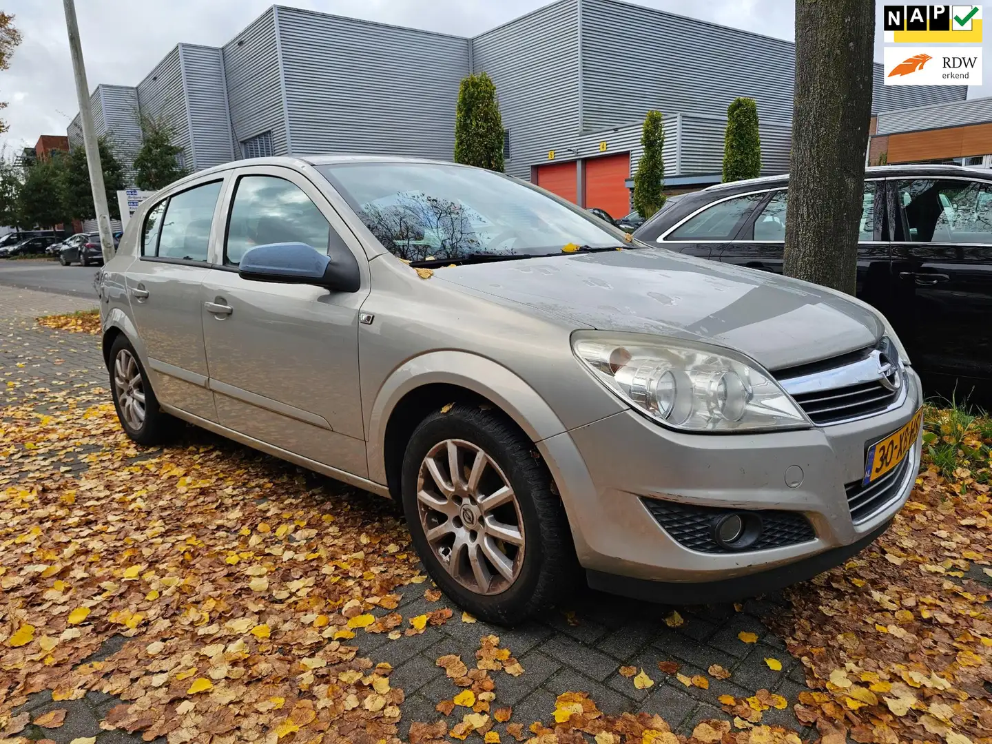 Opel Astra 1.6 Temptation *apk:10-2026* Grau - 1