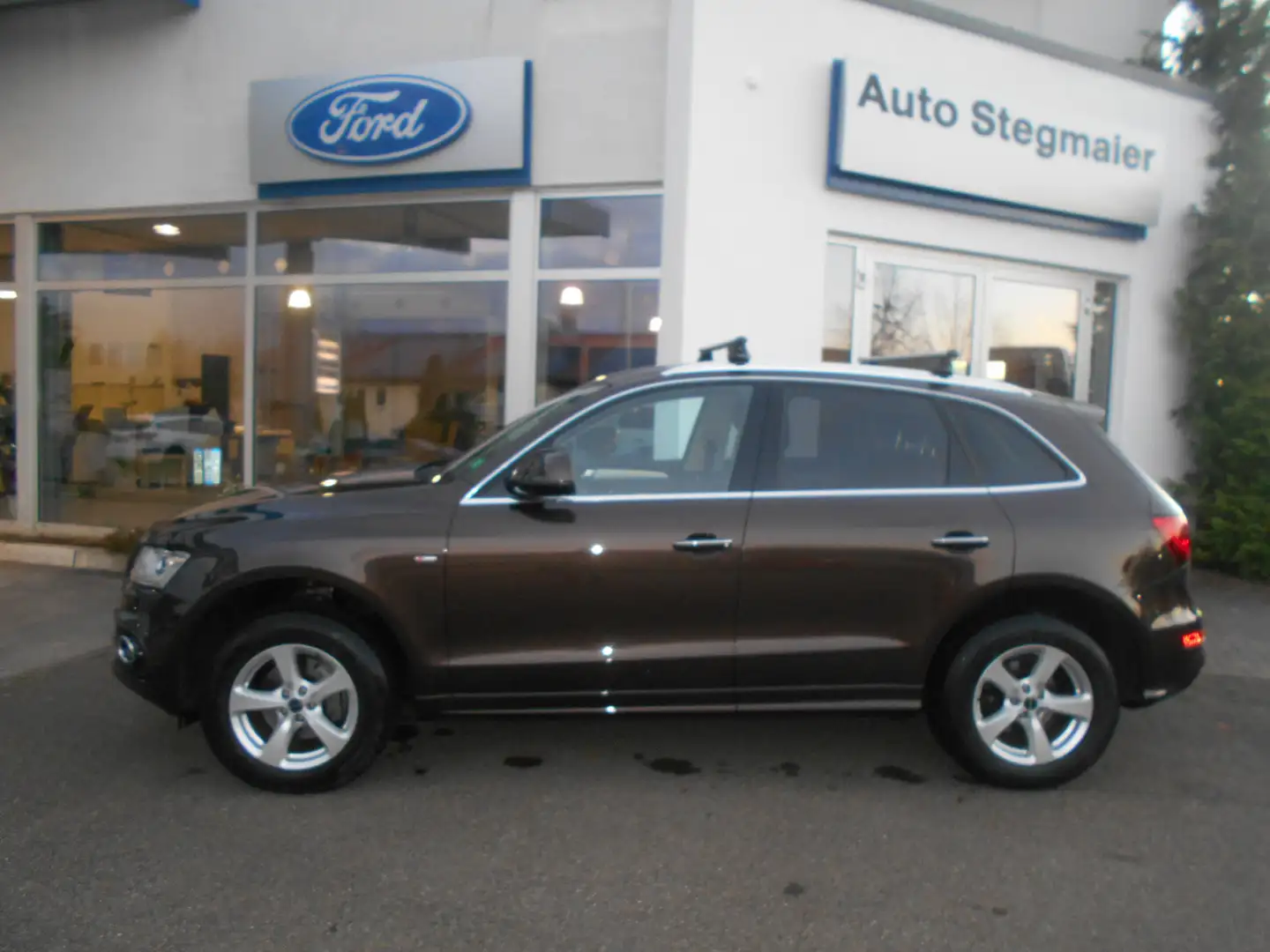 Audi Q5 2.0 TDI (140 kW) quattro S-Line Braun - 2