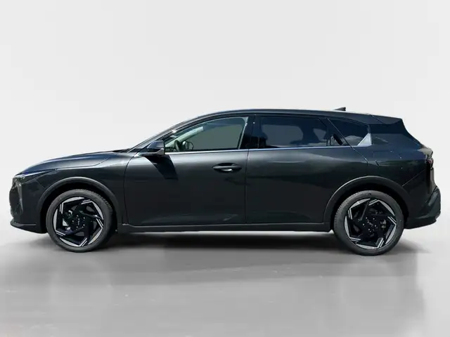 Kia K4 view 3