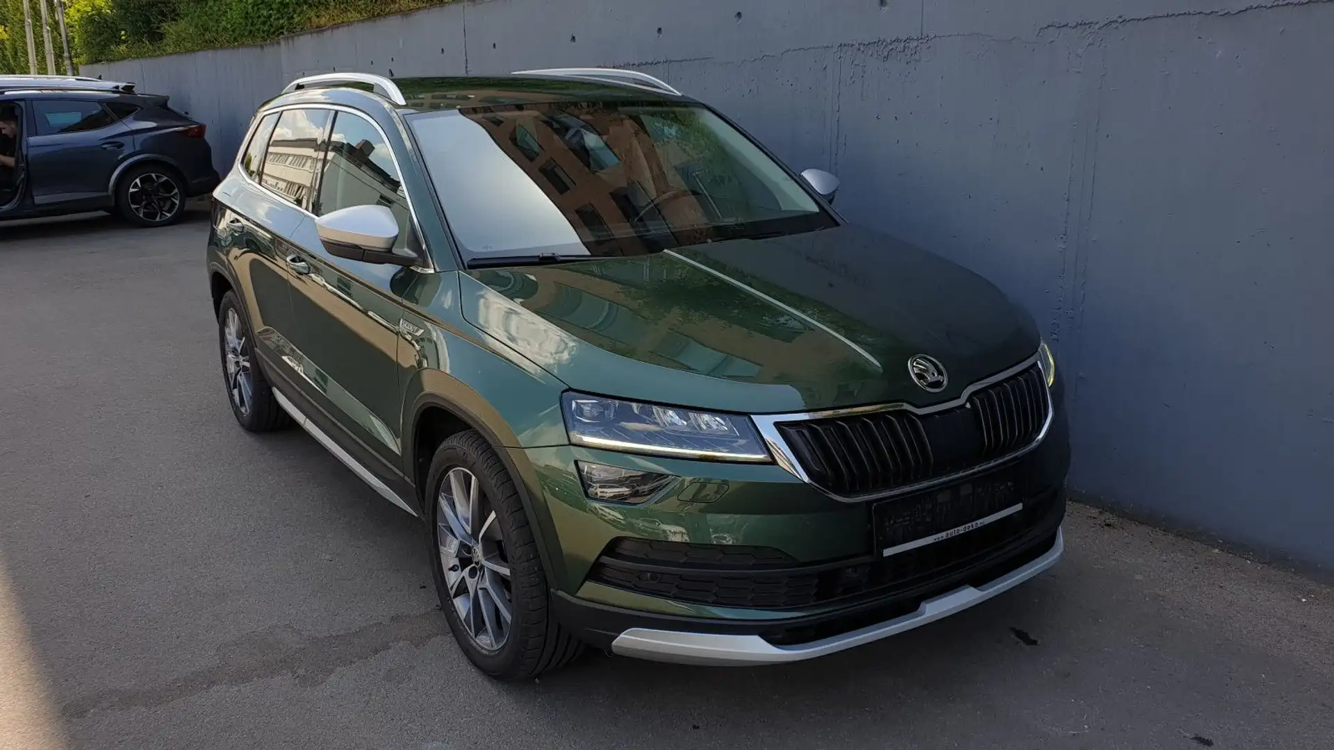 Skoda Karoq 2.0 TDI DSG 4x4 SCOUT Virtual/ACC/Kamera Grün - 2